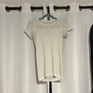 Lululemon Athletica White Short Sleeve Swiftly Tee